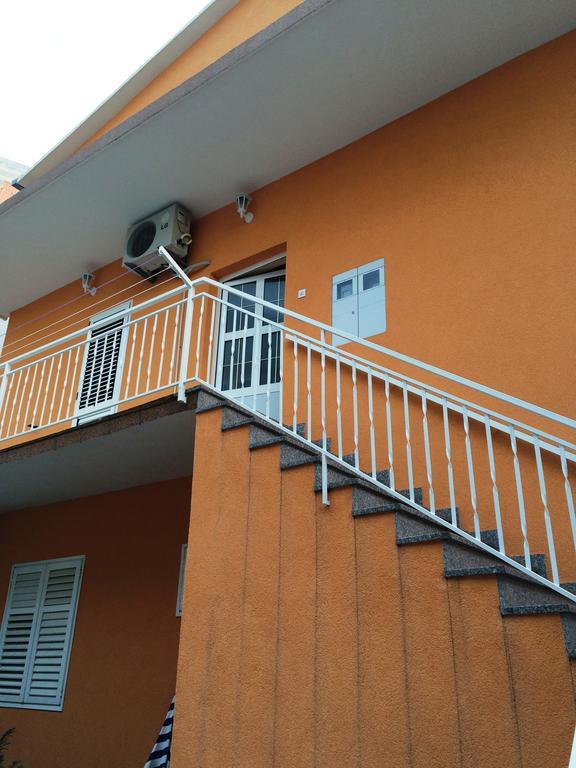 Apartment House Aria Baška Voda المظهر الخارجي الصورة